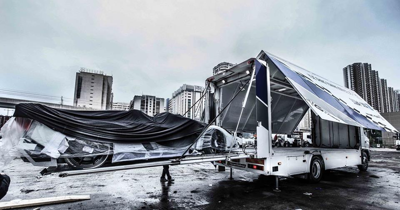 Illustration for article titled One Of The $4.6M Lamborghini Veneno Roadsters Just Landed In Hong Kong
